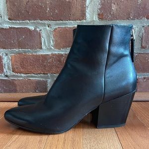 Dolce Vita, 6.5, Black, bootie boots 😍